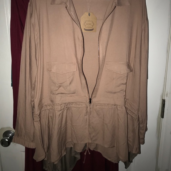 Lightweight Spring Ruffle Jacket 100%Rayon - Picture 2 of 6